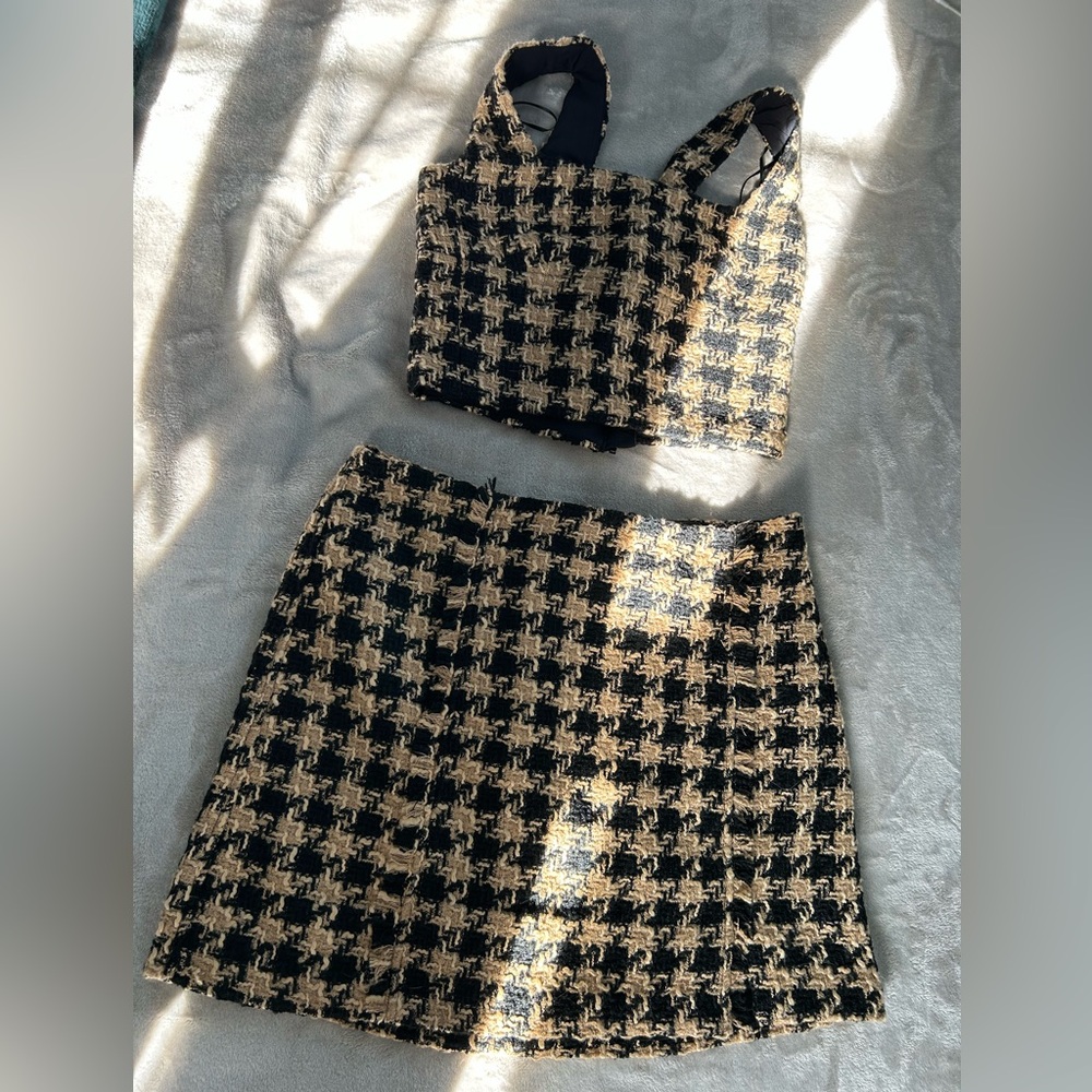 House of Harlow 1960 Houndstooth Tweed Crop/Skirt Set - size medium